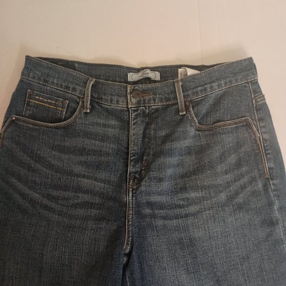 Levi’s Western Medium Wash Denim 10" Inseam Shorts Women’s Size 12 - Picture 4 of 16